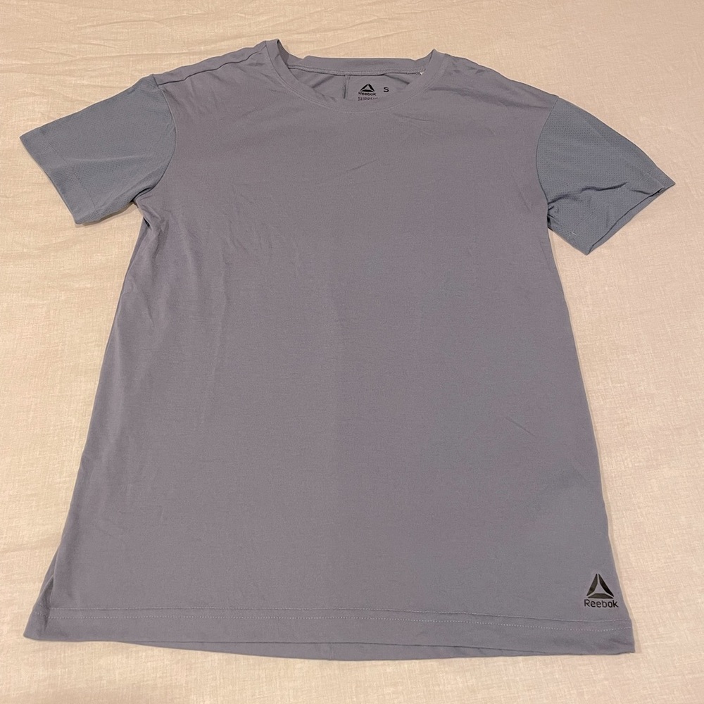 Reebok Athletic T-Shirt Size Small